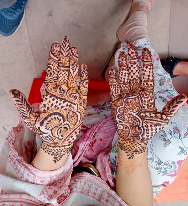 Mehndi services at home