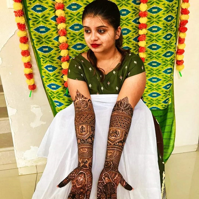 Mehandi Services at home